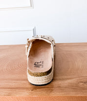 Treads Clogs in White