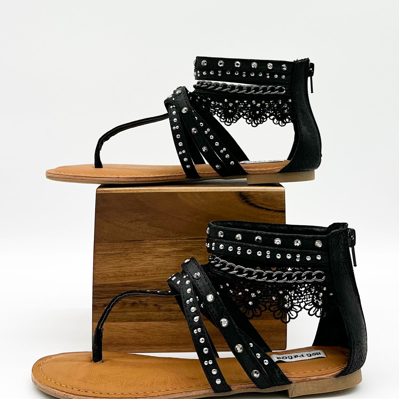willowblack_cc05b451-abf8-4b77-b00c-06adb958bf64.jpg